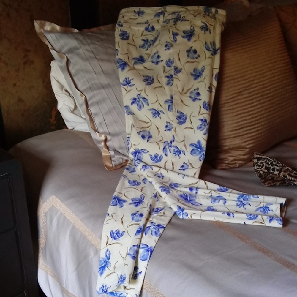 Ellen Tracy 4 pocket size 8 pants